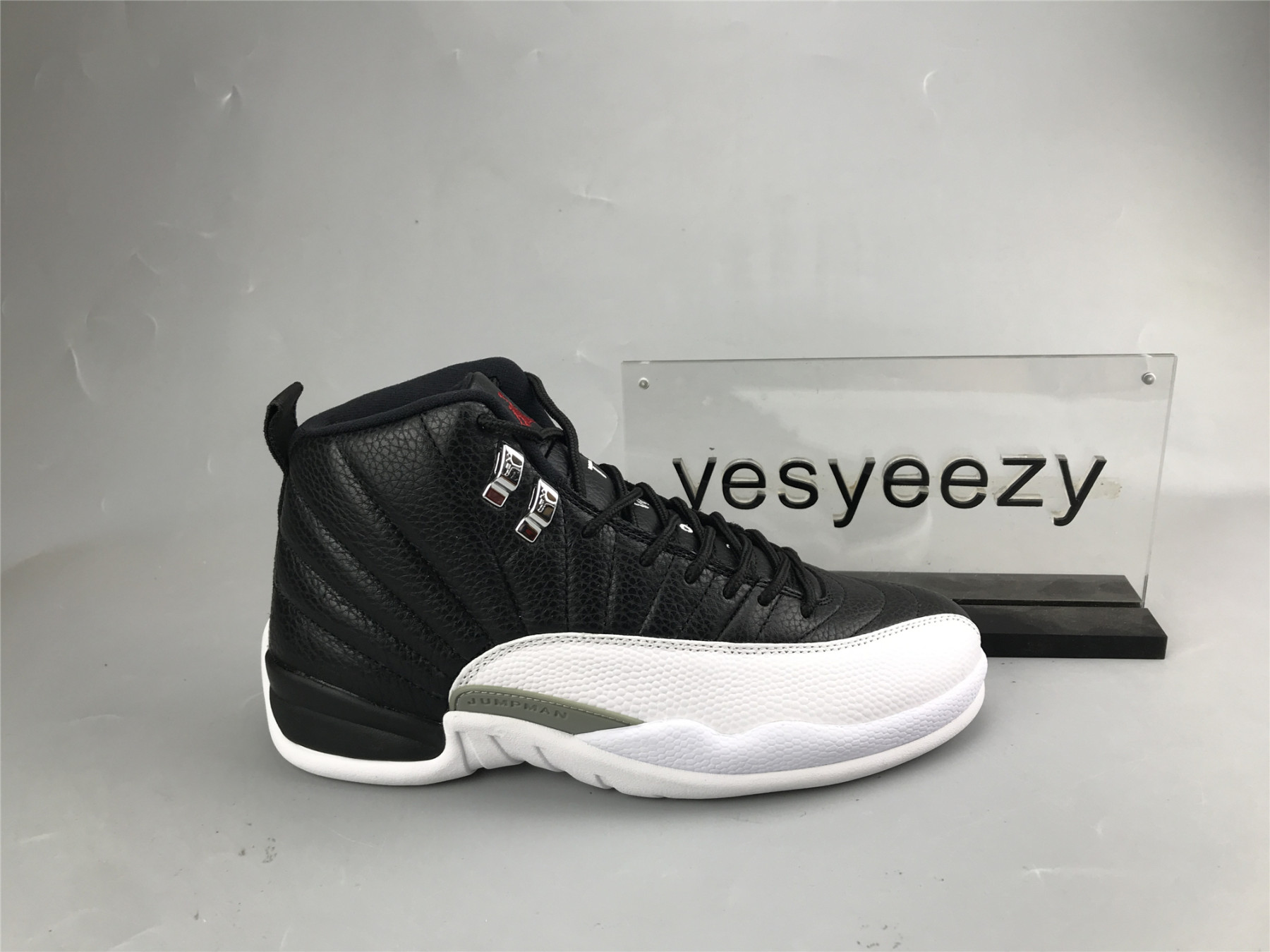 UA AIR JORDAN 12 RETRO 