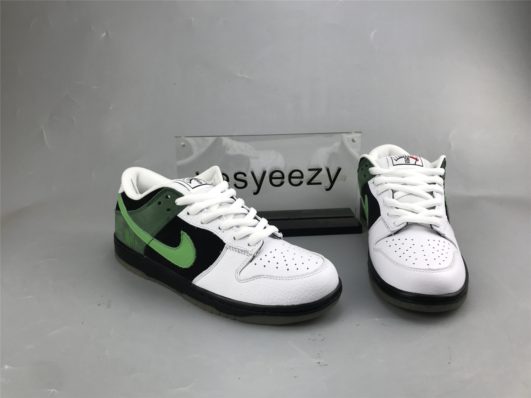 UA NIKE DUNK LOW PREMIUM SB 