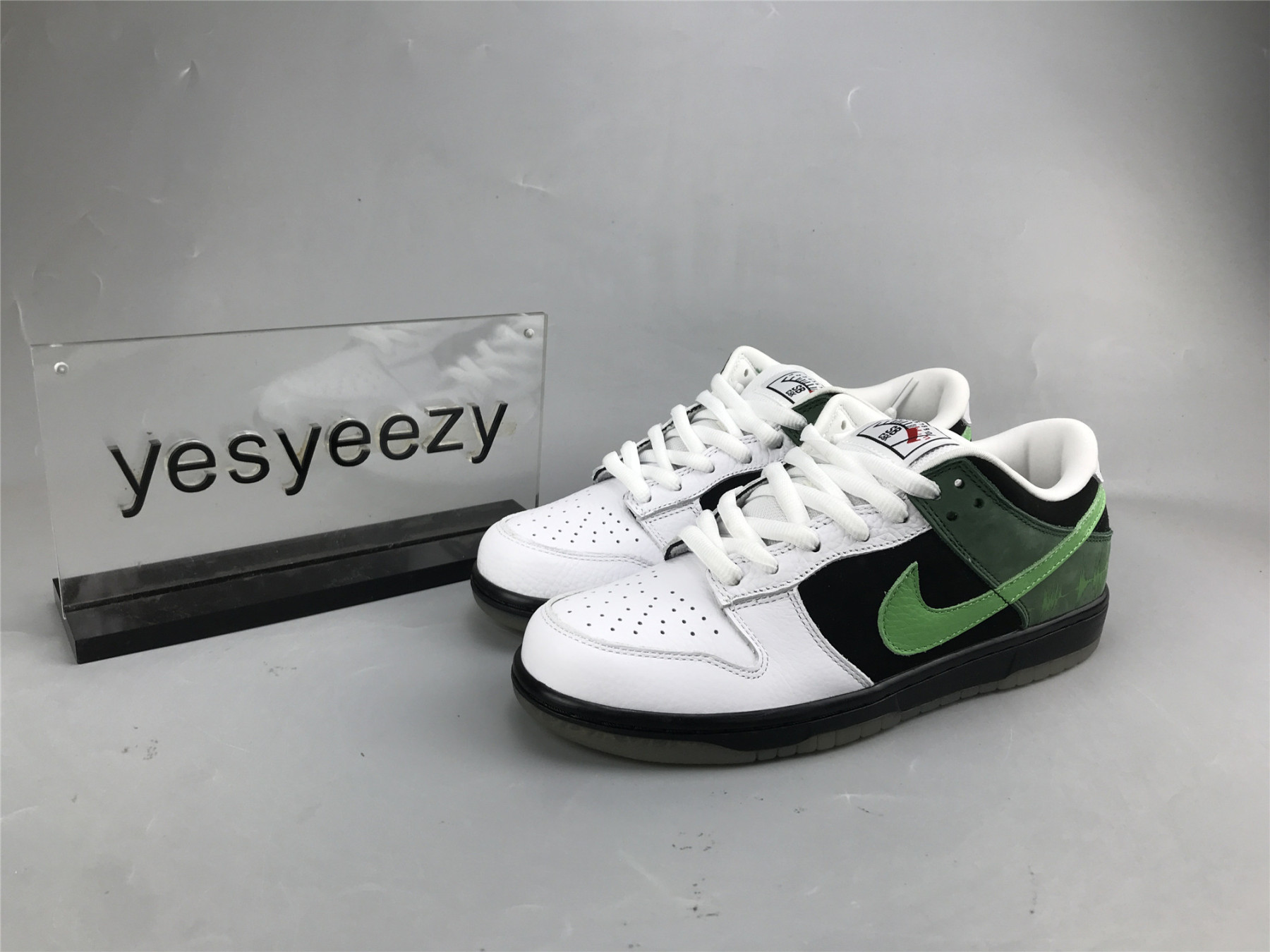 UA NIKE DUNK LOW PREMIUM SB 