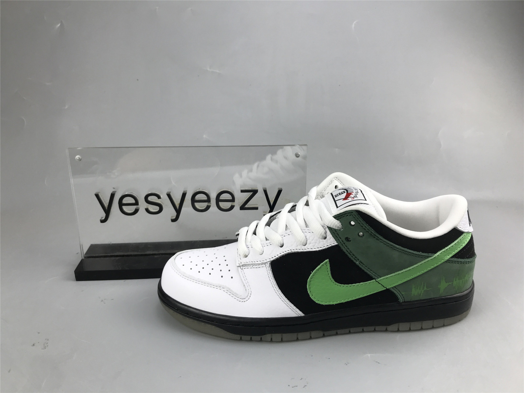 UA NIKE DUNK LOW PREMIUM SB 