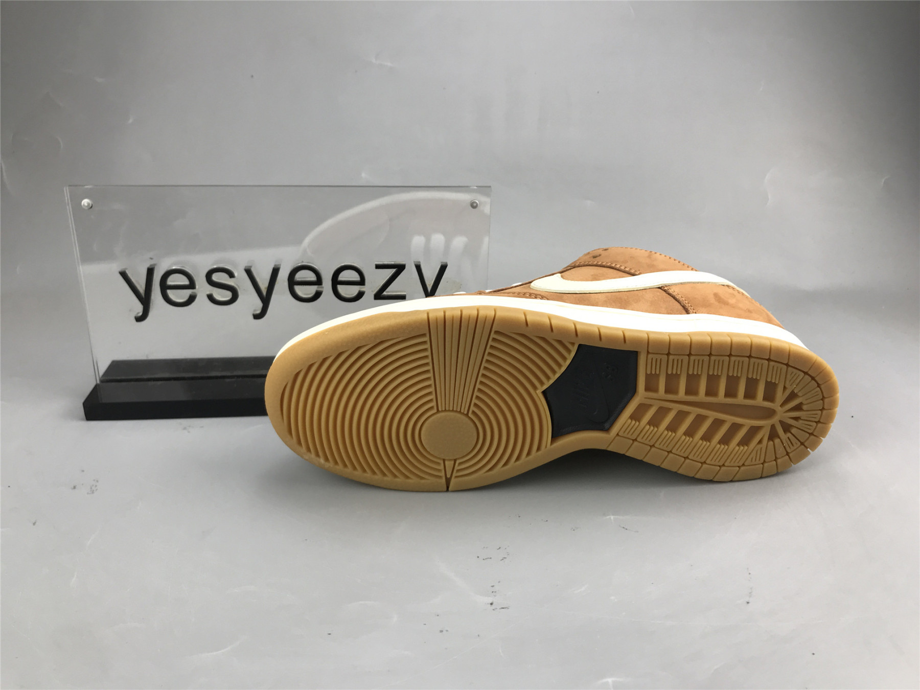 UA NIKE DUNK LOW PRO ISO SB 