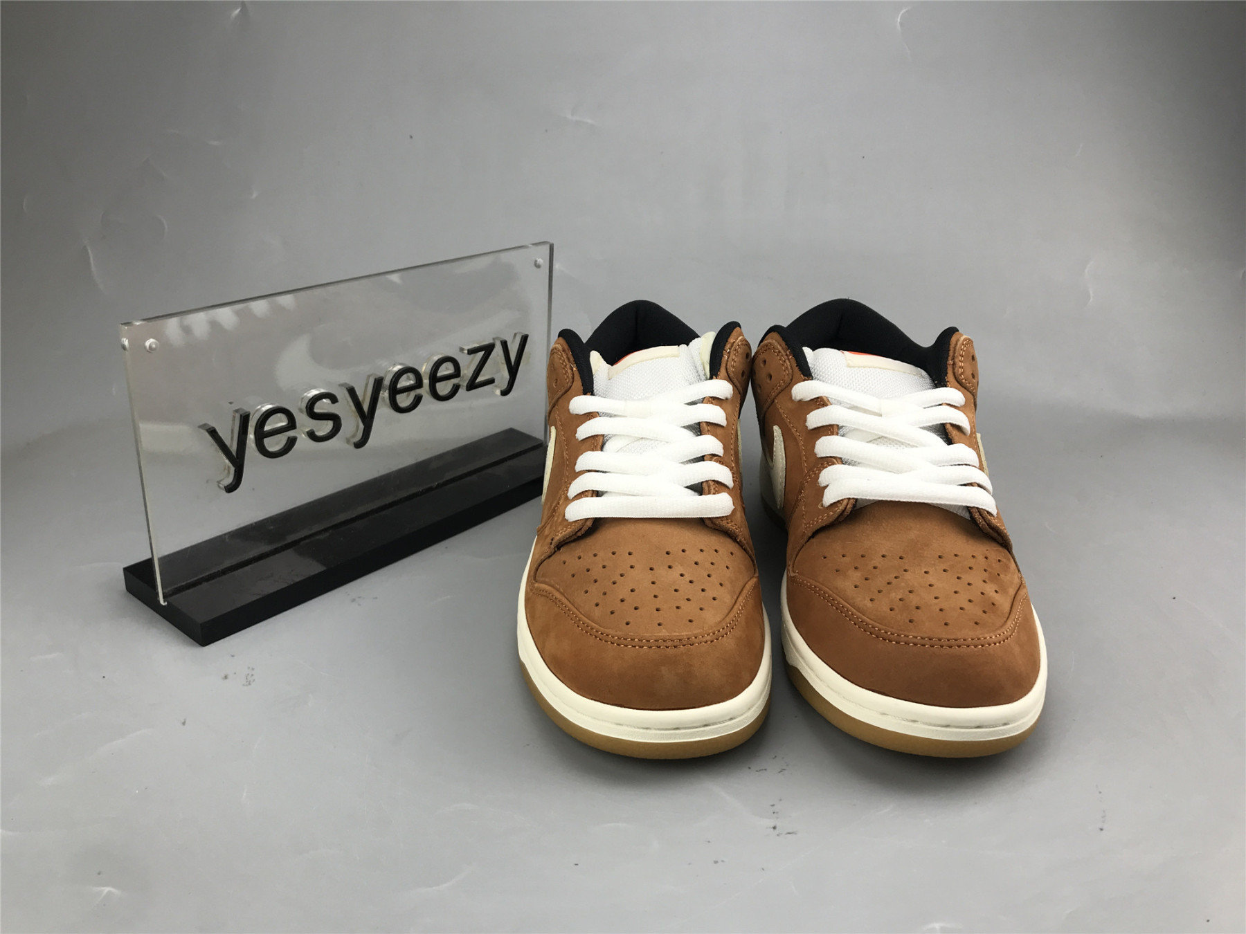 UA NIKE DUNK LOW PRO ISO SB 