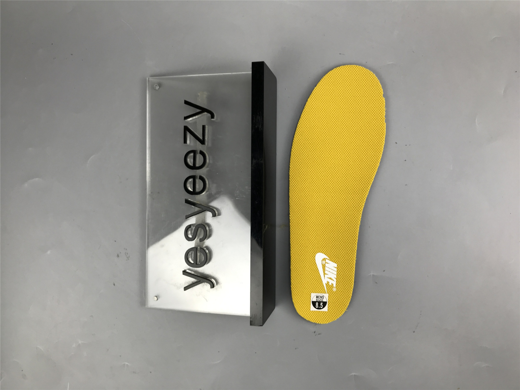 UA NIKE WMNS DUNK HIGH 