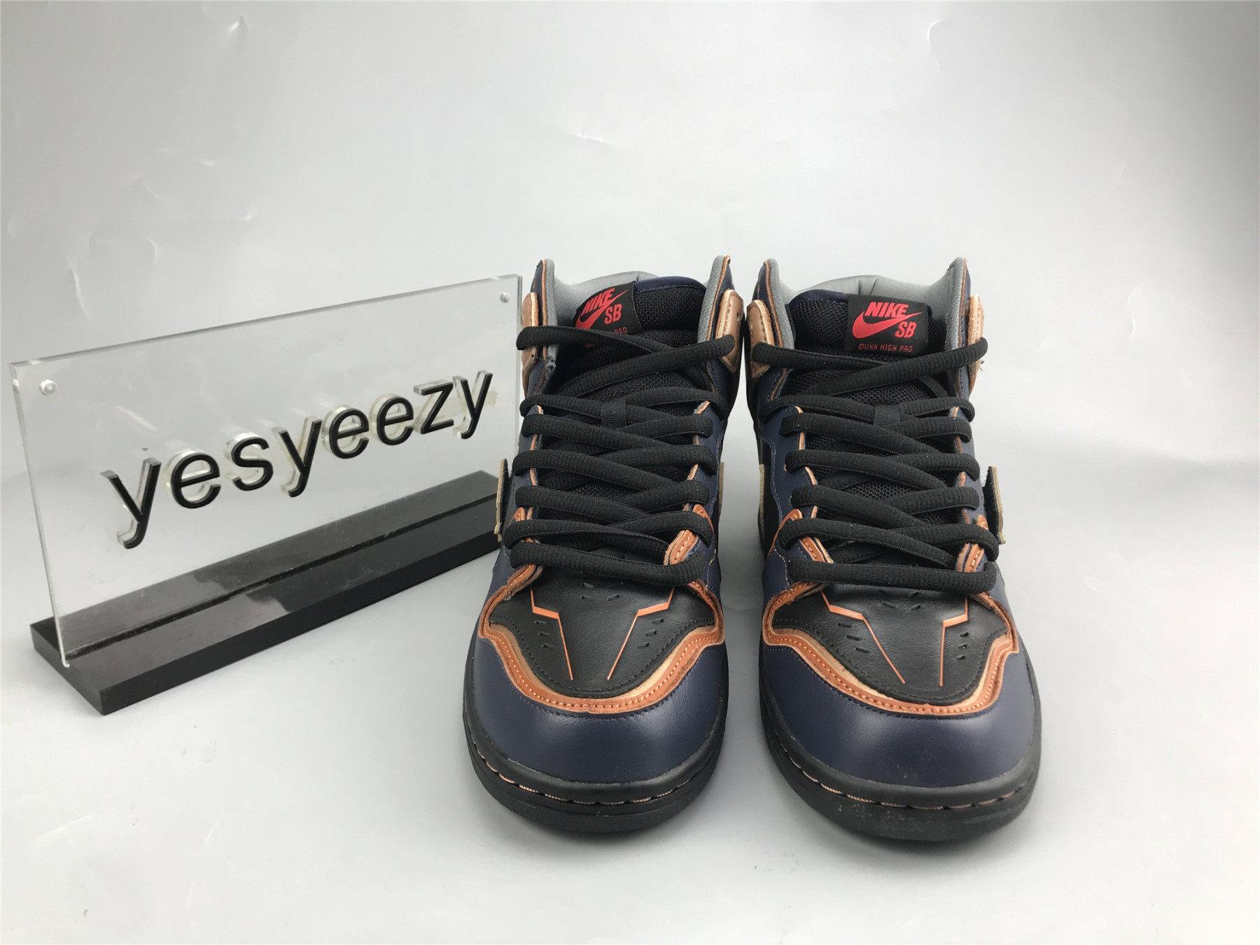 UA NIKE GUNDAM X DUNK HIGH SB 