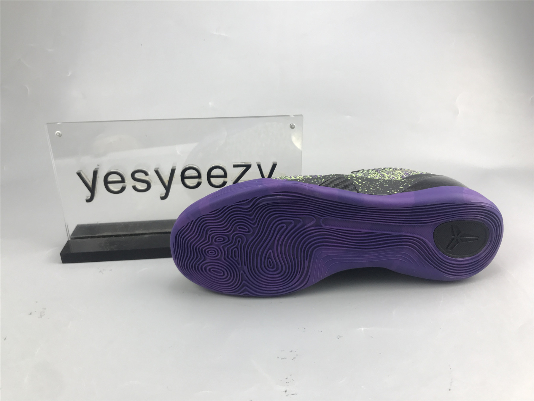 UA NIKE KOBE 9 ELITE LOW 