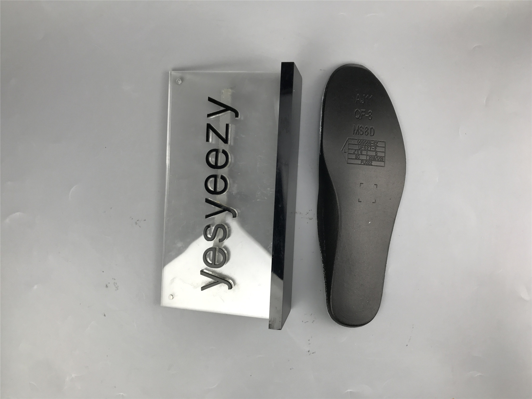 UA AIR JORDAN 6 RETRO 