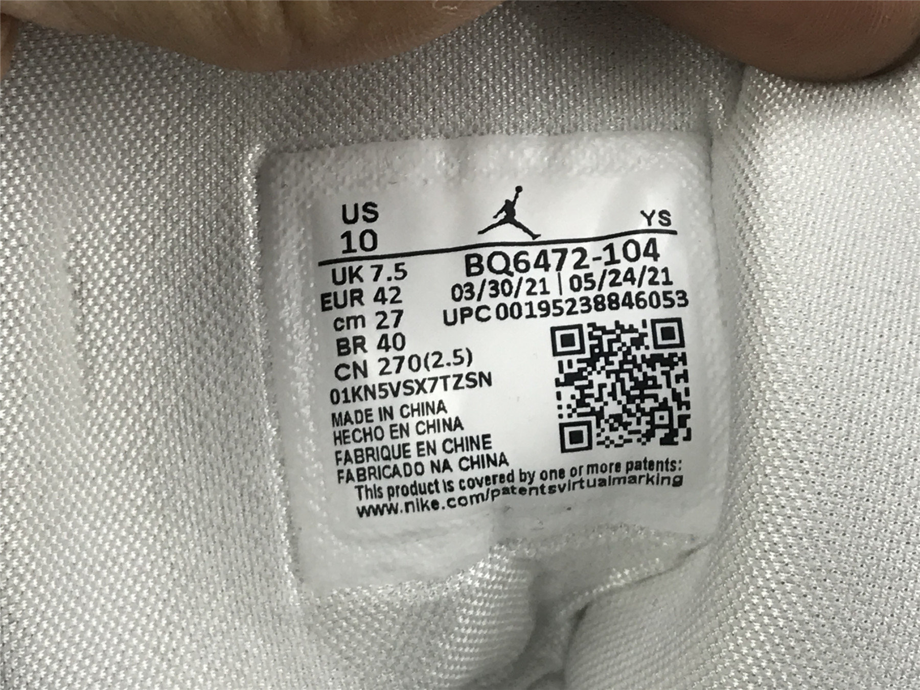 UA WMNS AIR JORDAN 1 MID