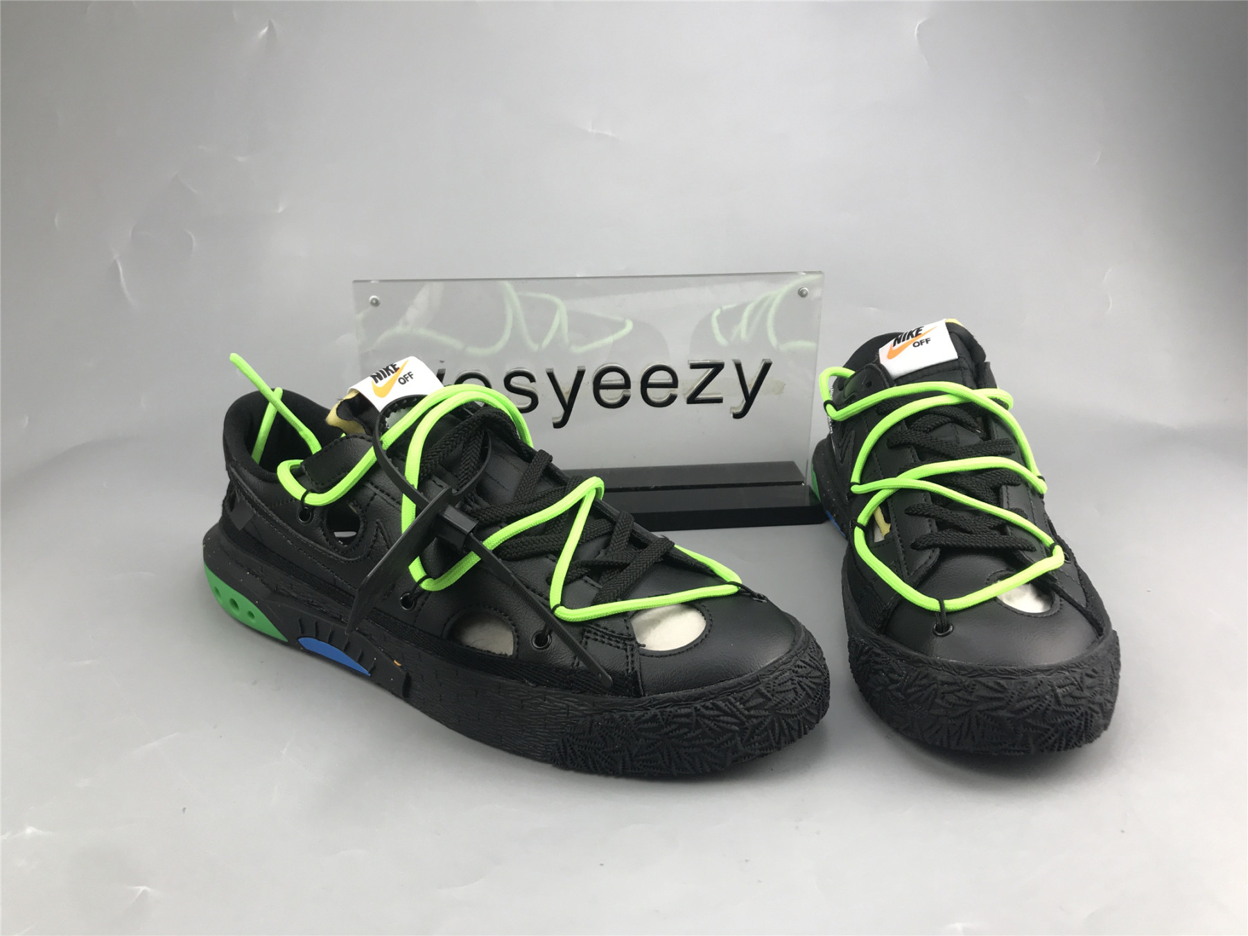 UA NIKE OFF-WHITE X BLAZER LOW