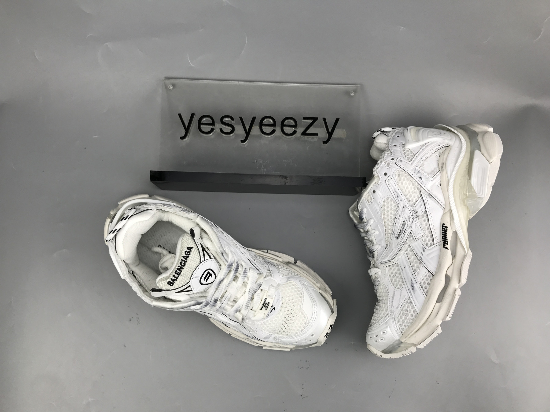 UA RUNNER WHITE