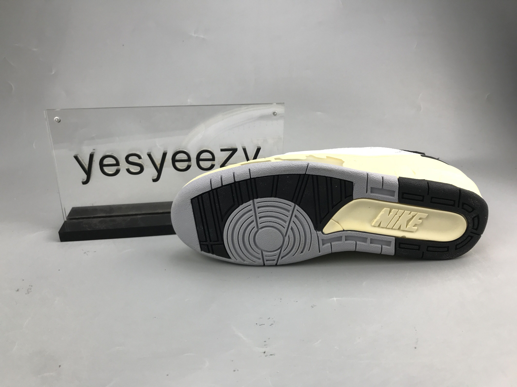 UA OFF WHITE X AIR JORDAN 2 LOW SP WHITE BLACK