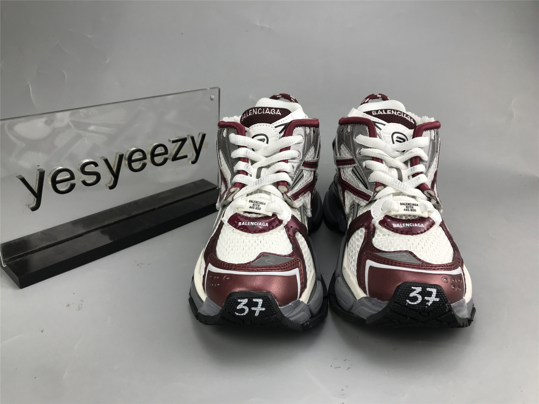 UA RUNNER GREY BURGUNDY