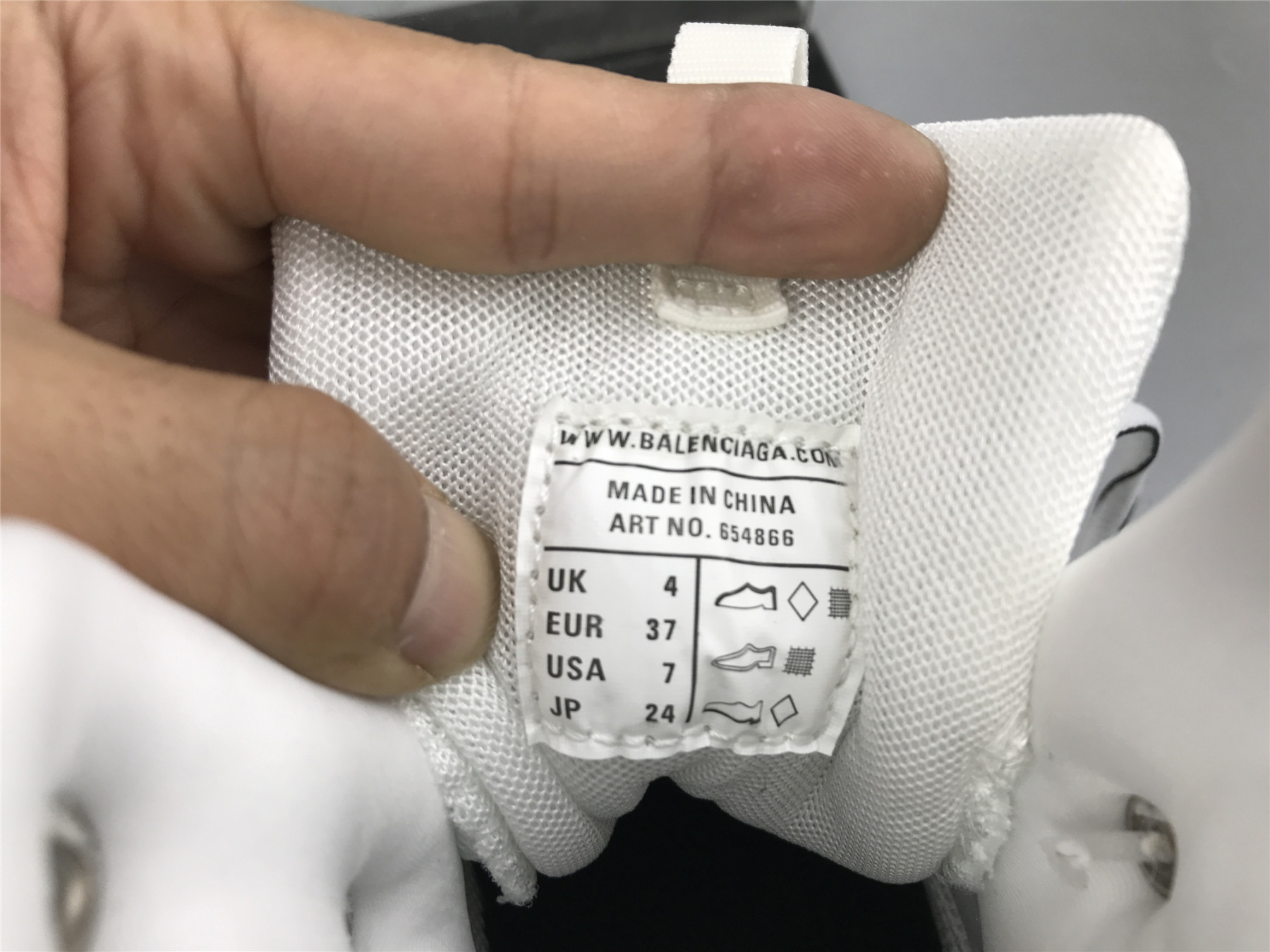 UA TRACK HIKE WHITE