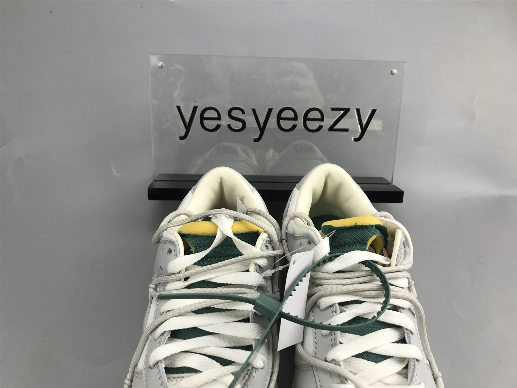 UA NIKE OFF-WHITE X DUNK LOW 