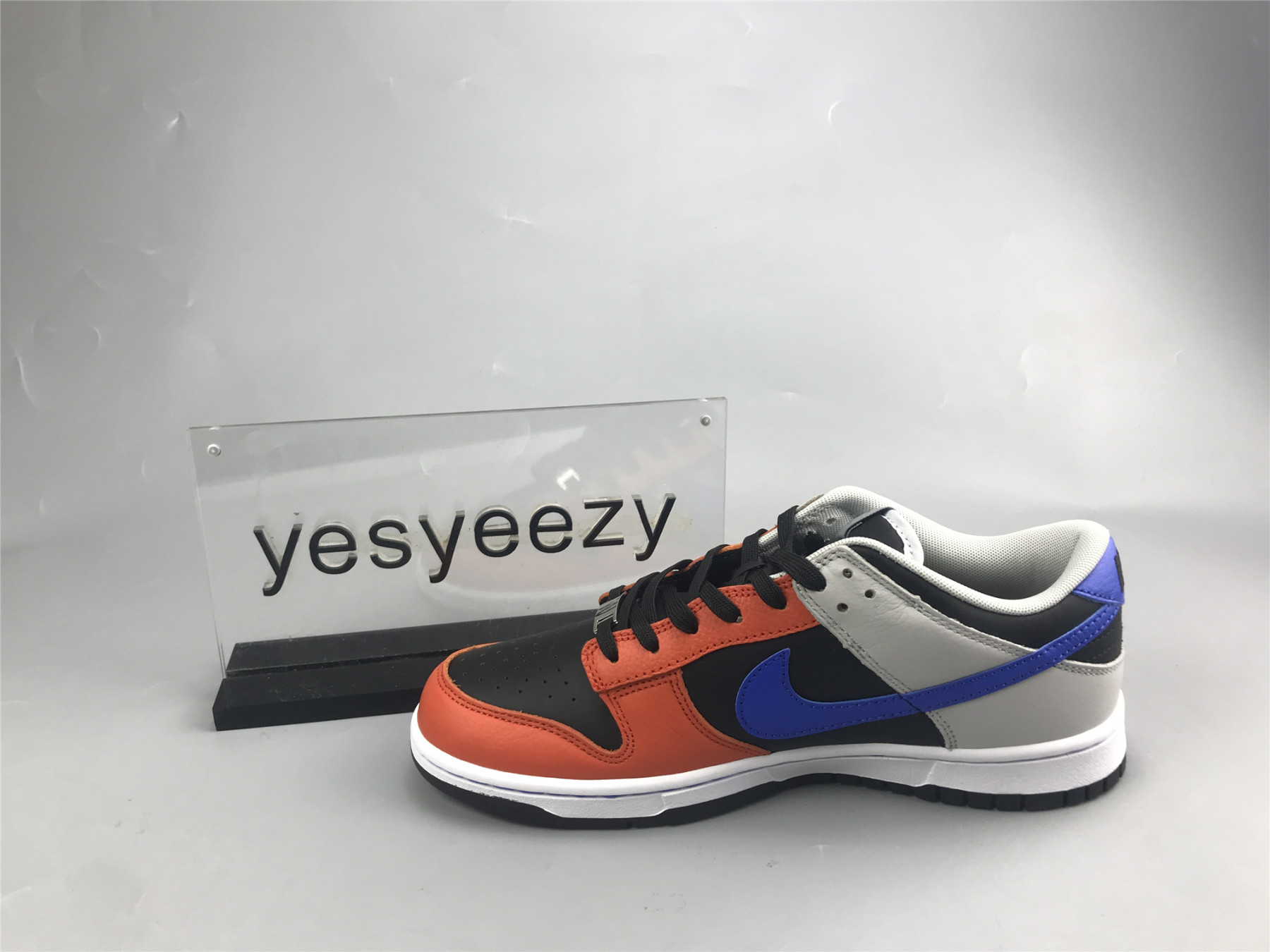 UA NIKE NBA X DUNK LOW EMB 