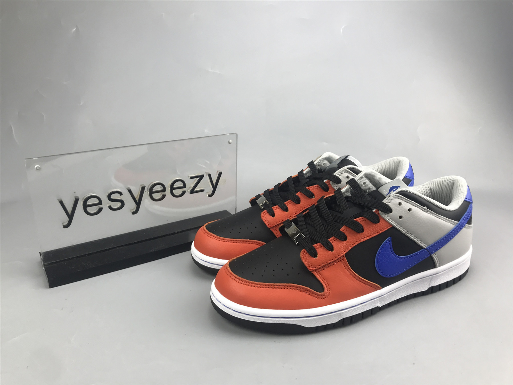 UA NIKE NBA X DUNK LOW EMB 