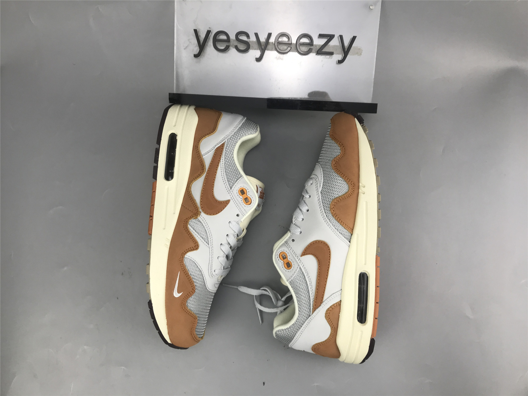 UA NIKE PATTA X AIR MAX 1 