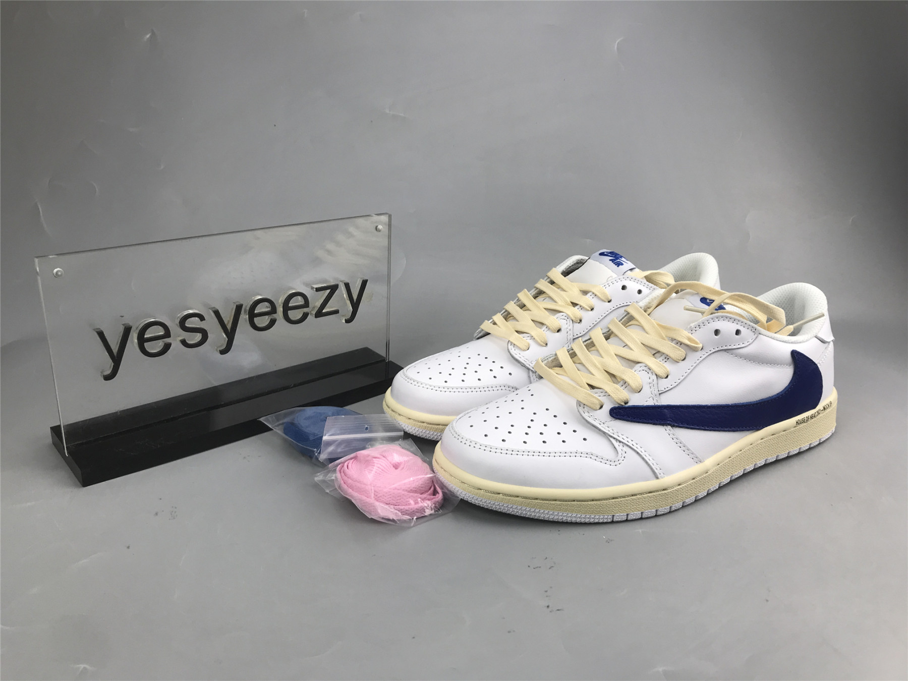 UA AIR JORDAN 1 LOW AJ1 TS