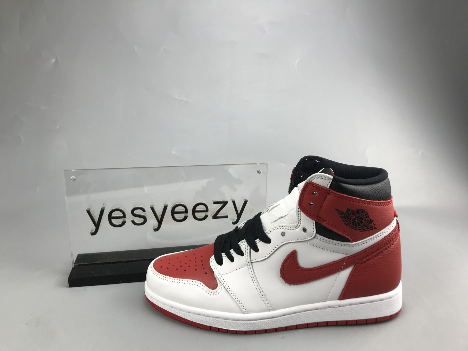 UA AIR JORDAN 1 RETRO HIGH OG HERITAGE