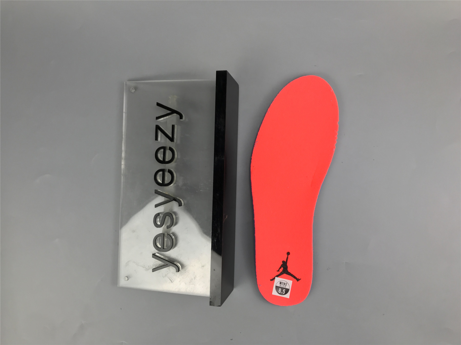 UA AIR JORDAN 4 RETRO 