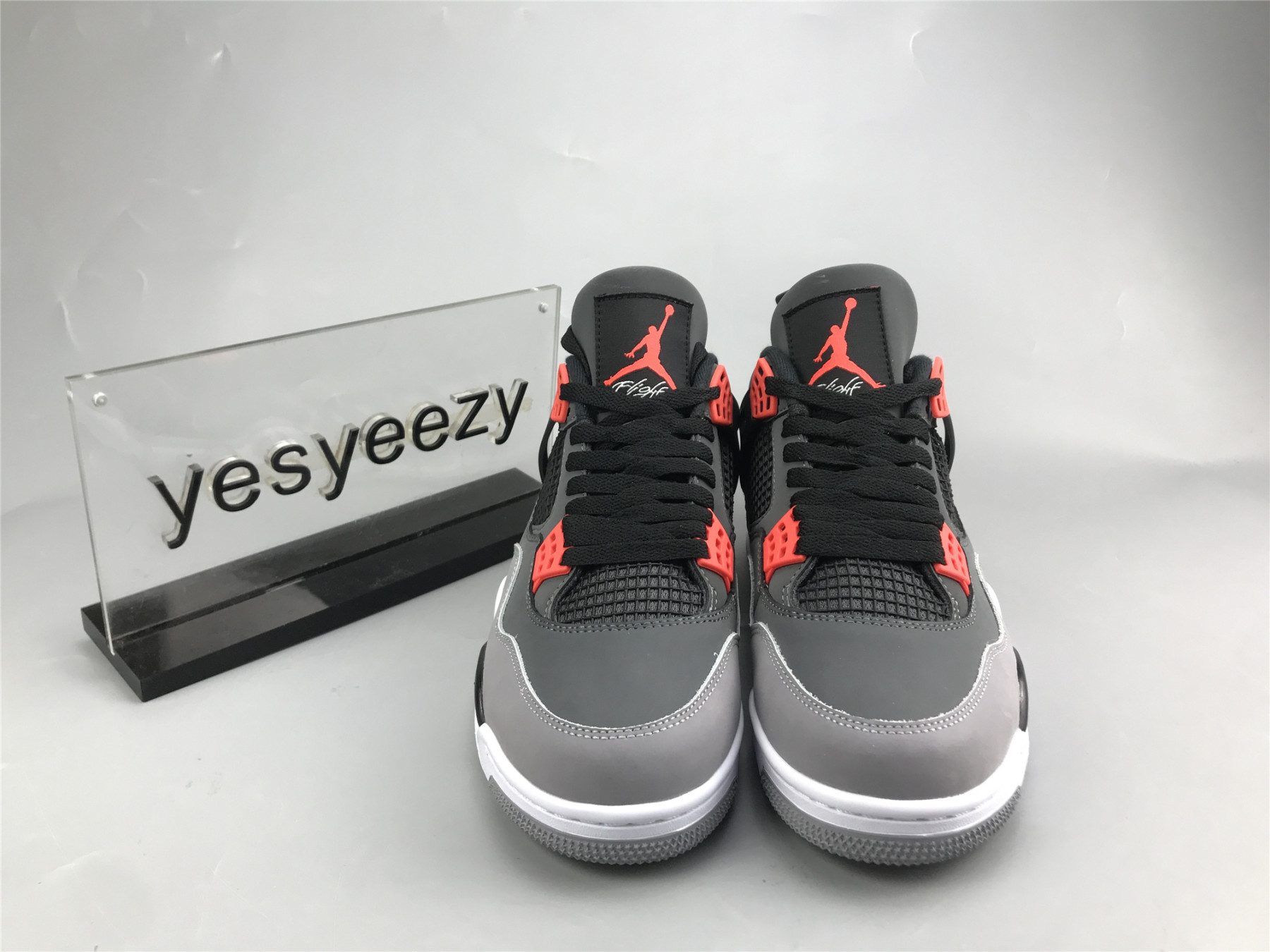 UA AIR JORDAN 4 RETRO 