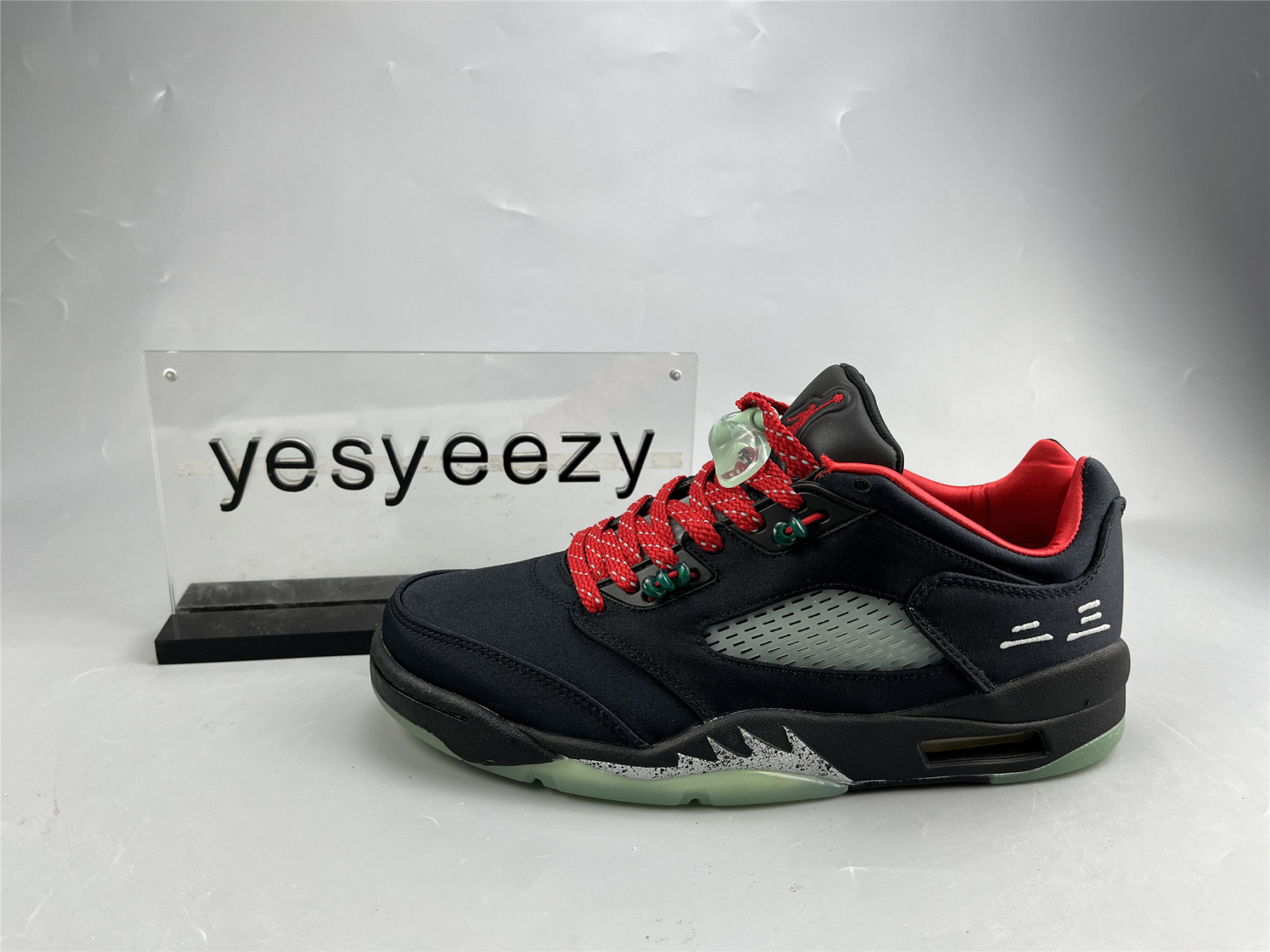 UA CLOT X AIR JORDAN 5 RETRO LOW 