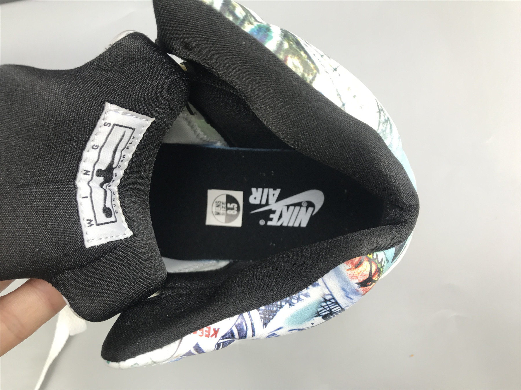 UA AIR JORDAN 5 RETRO 