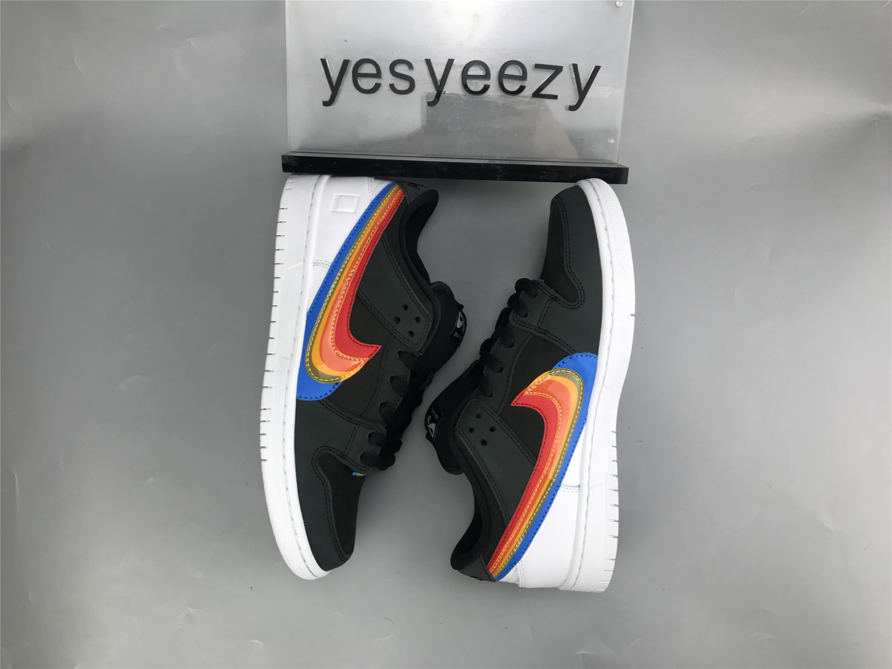 UA NIKE POLAROID X DUNK LOW SB