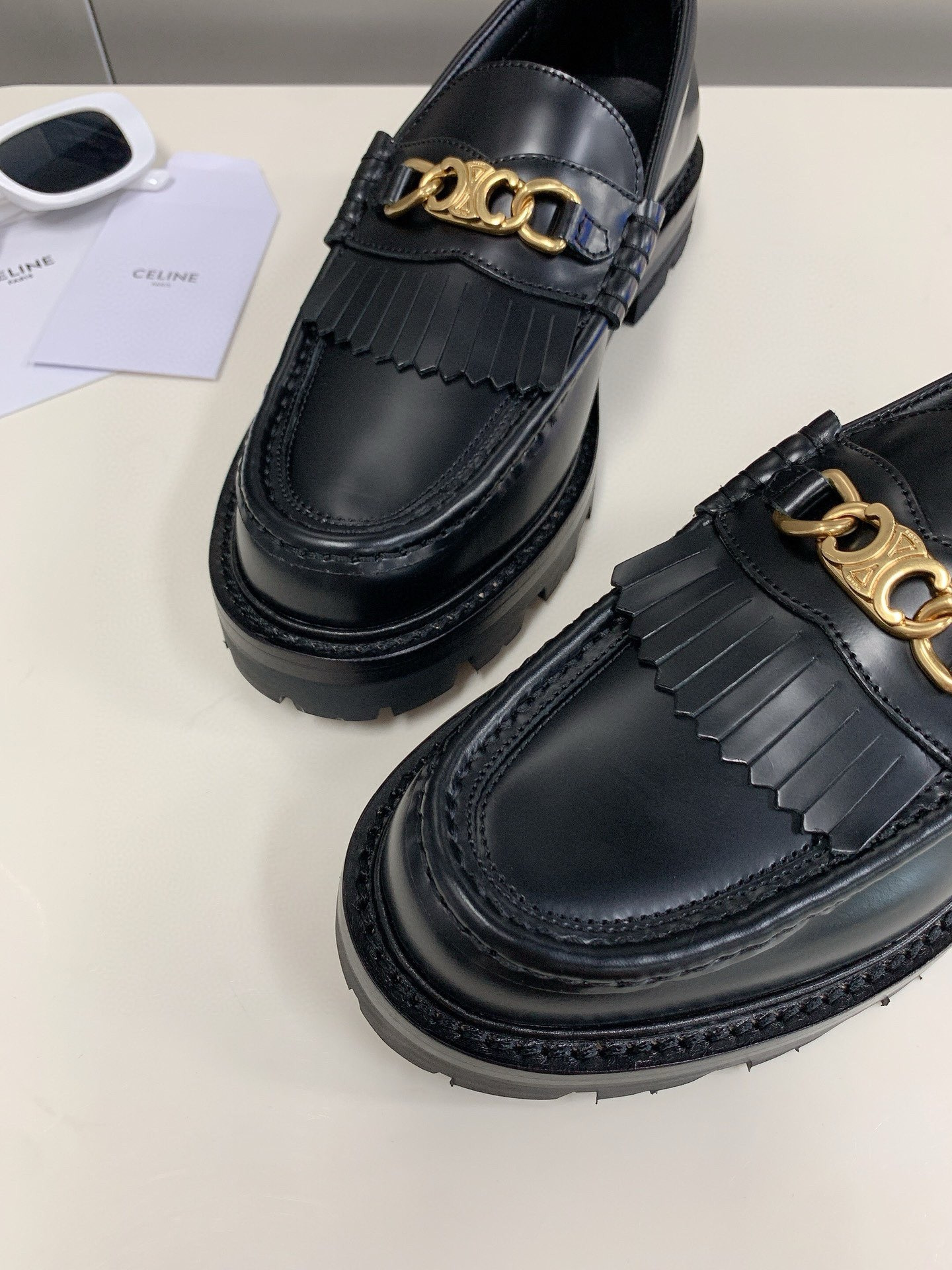 UA Ce1i*e Margaret Triomphe chain Loafers