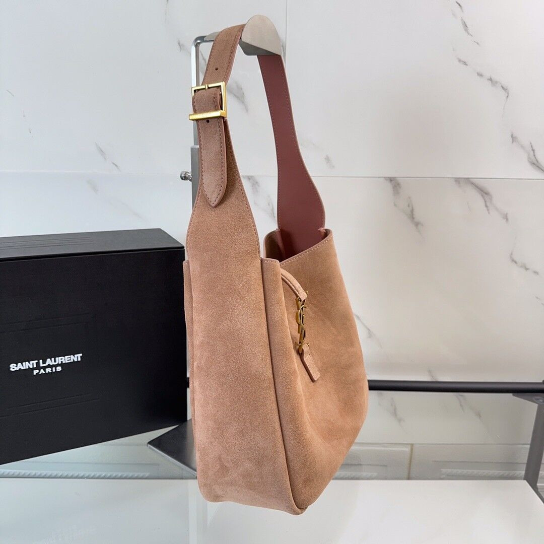 Y51 LE 5 À 7 23x22x8cm