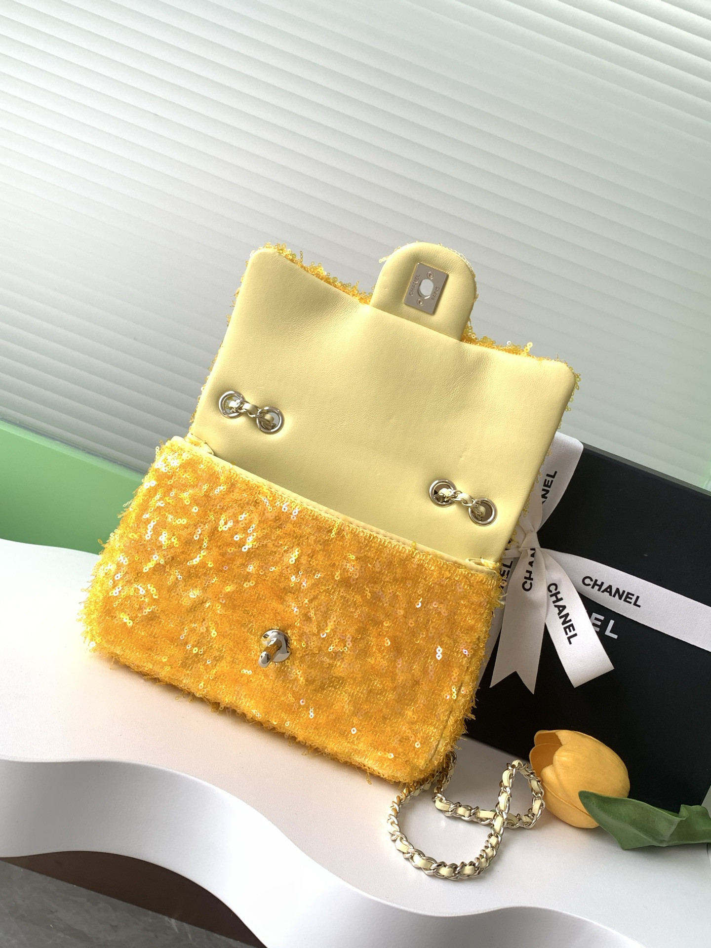 Ch**el sequin flap bag as4561 14x21x8cm