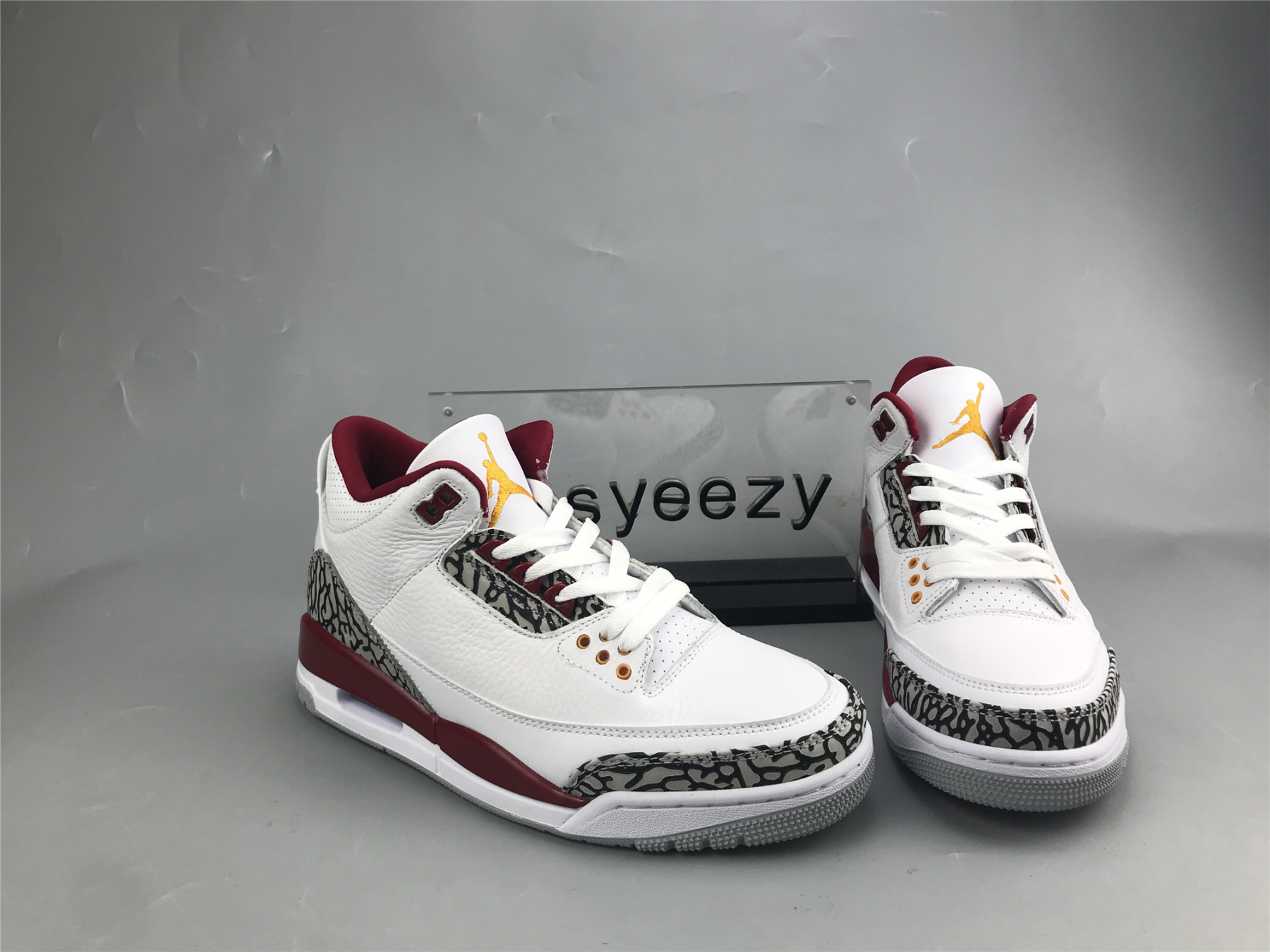 UA AIR JORDAN 3 RETRO 