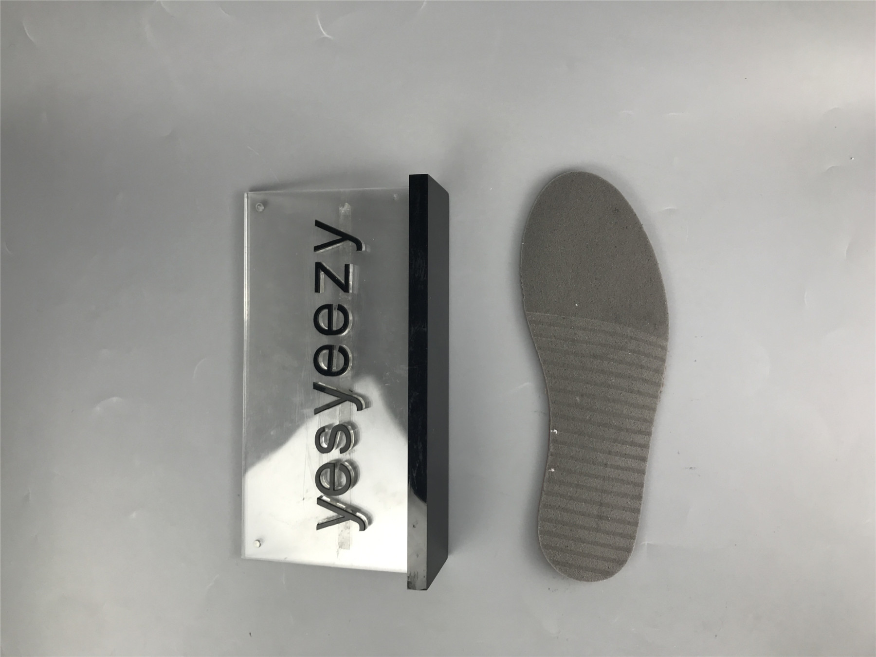 UA AIR JORDAN 3 RETRO 