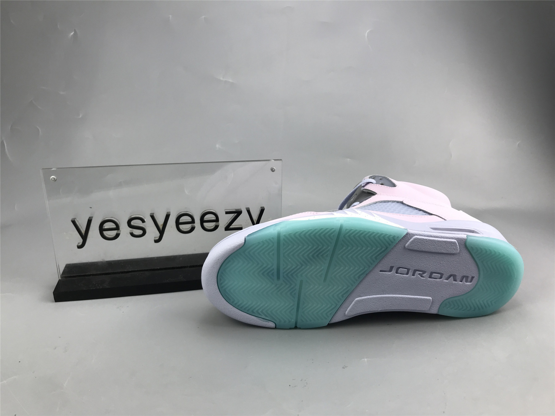 UA WMNS AIR JORDAN 5 RETRO 