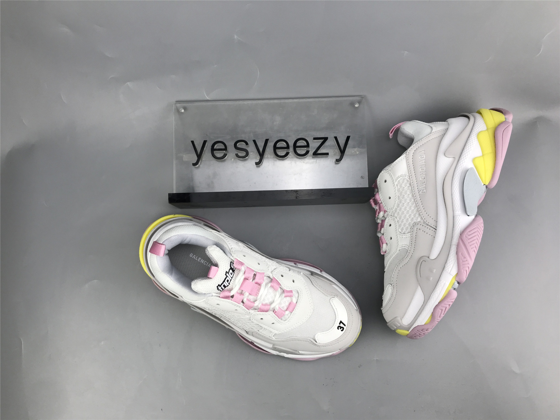 UA TRIPLE S SNEAKER YE PINK BLU GRE BK