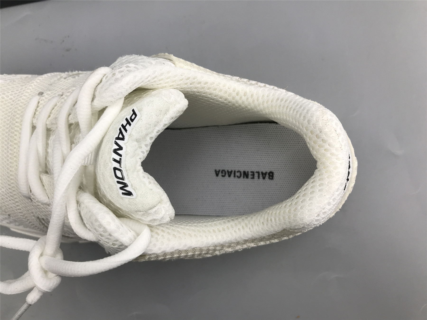 ua phanT0m sneaker white