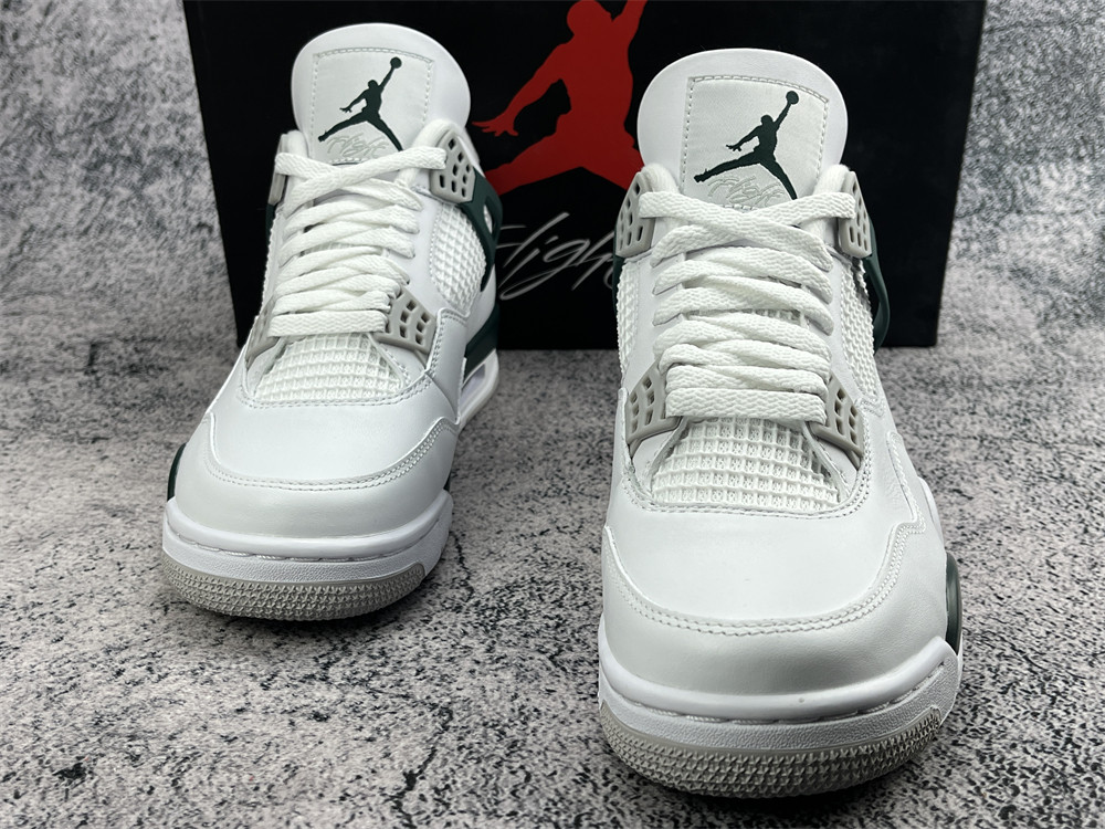 UA AIR JORDAN 4 RETRO 