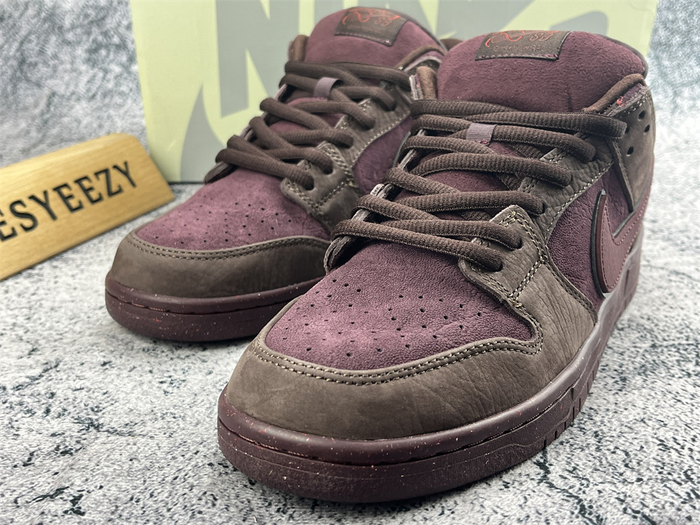 UA DUNK LOW PREMIUM SB 