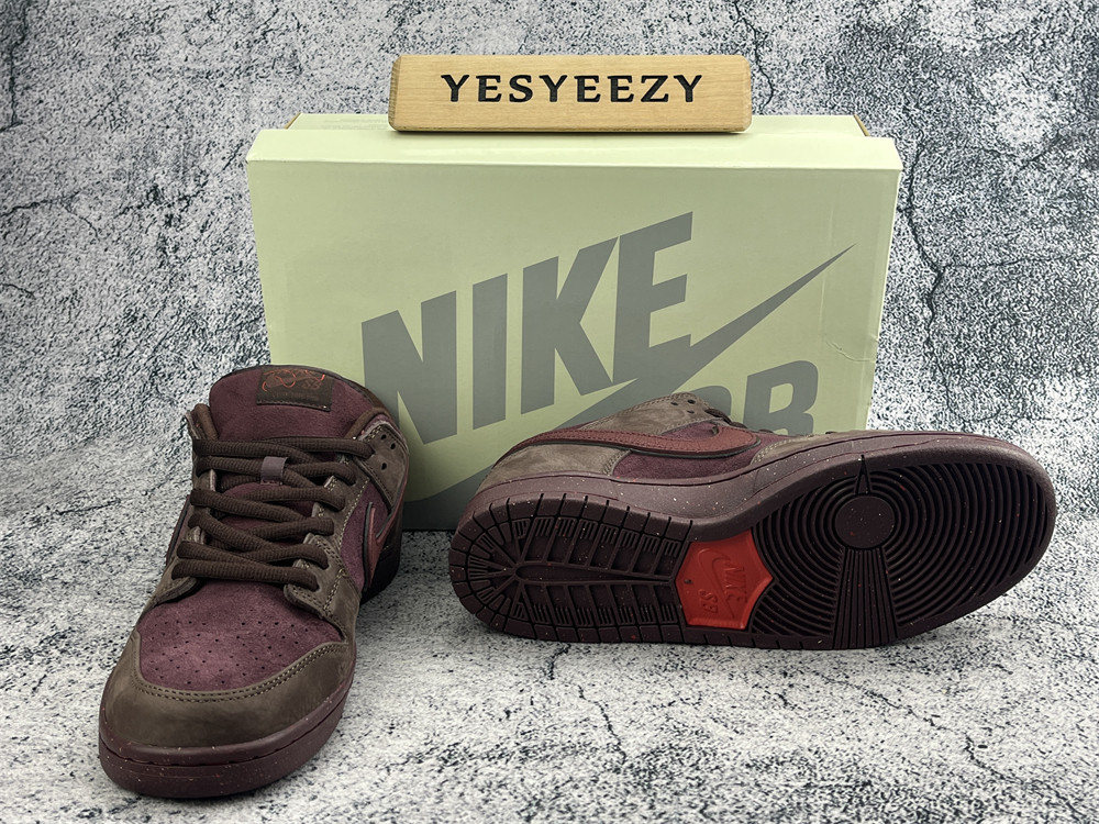 UA DUNK LOW PREMIUM SB 