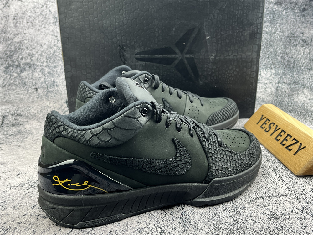 UA ZOOM KOBE 4 PROTRO 