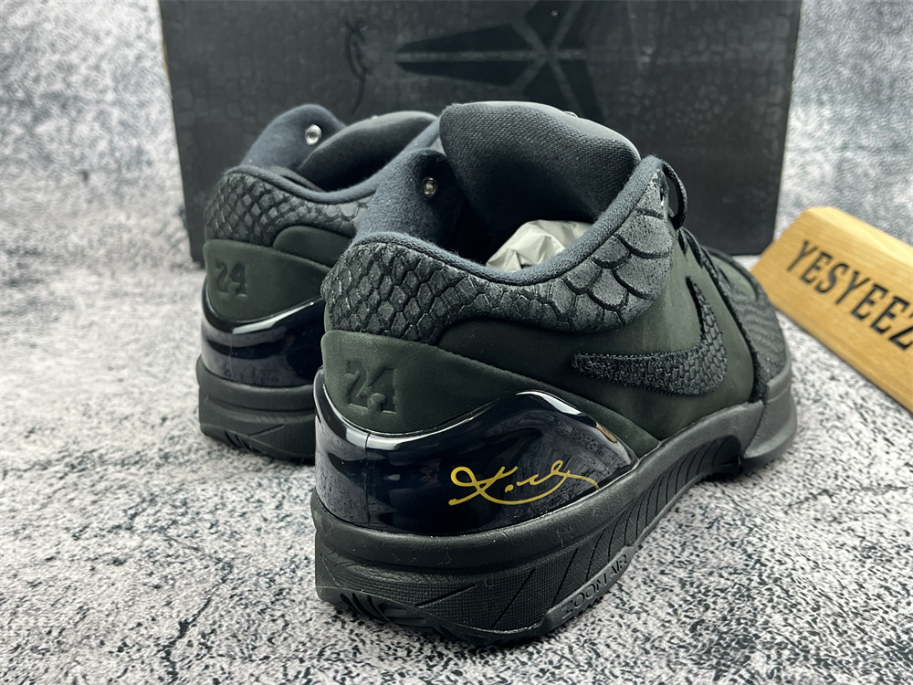 UA ZOOM KOBE 4 PROTRO 