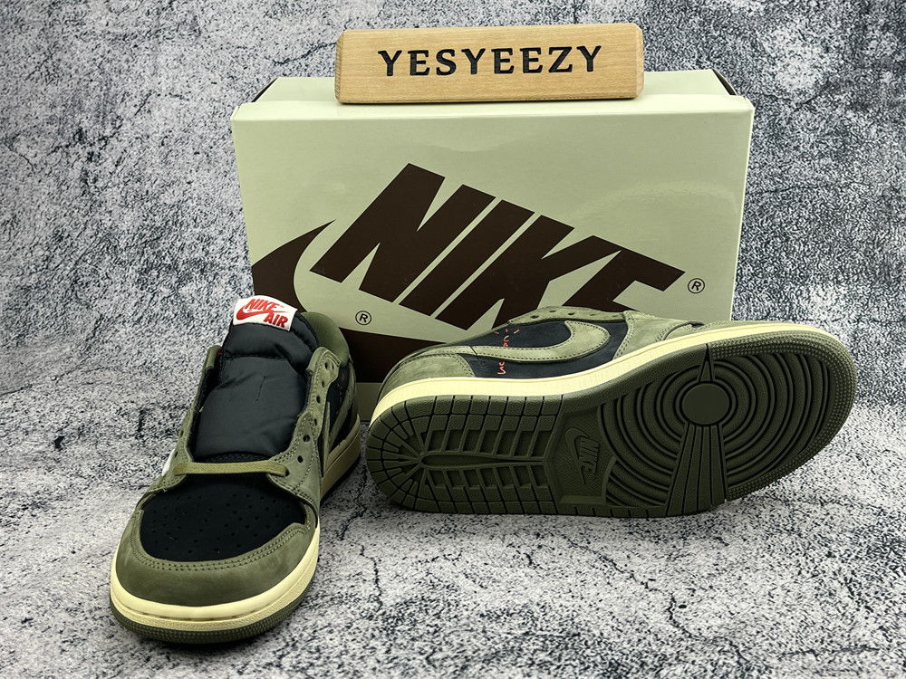 UA TRAVIS SCOTT X AIR JORDAN 1 LOW OG SP 