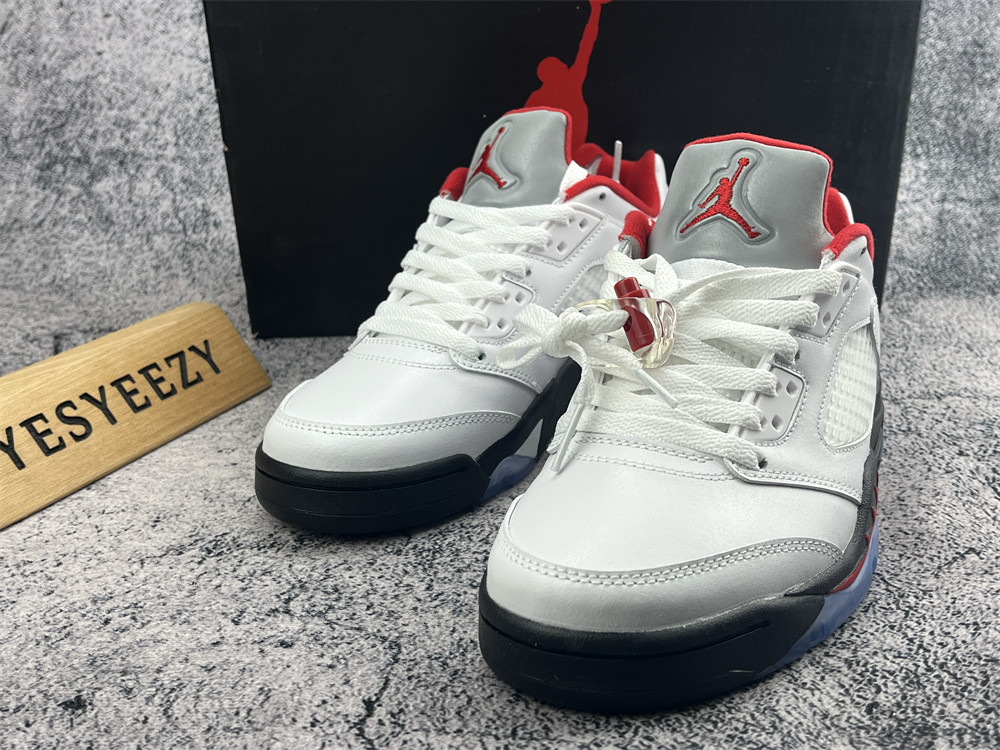 UA AIR JORDAN 5 LOW GOLF 