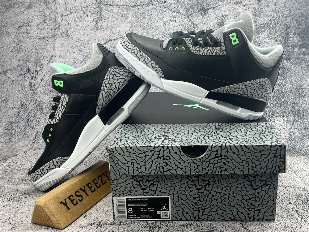 UA AIR JORDAN 3 RETRO 
