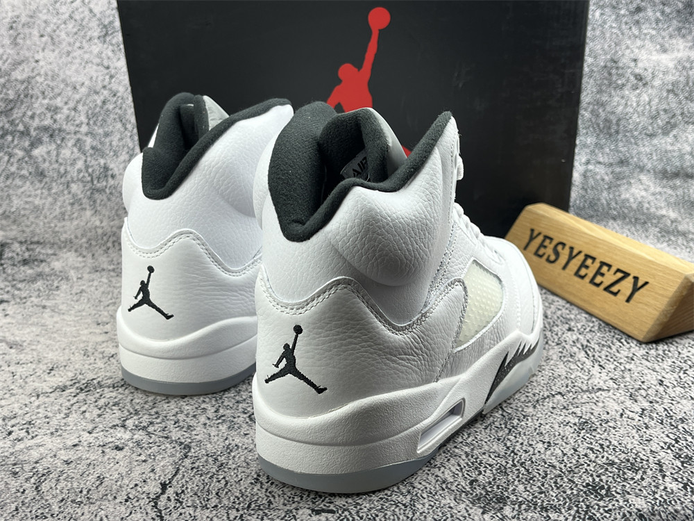 UA AIR JORDAN 5 RETRO 