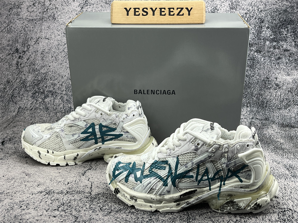 ua Ba1en*iaga runner graffiti white blue