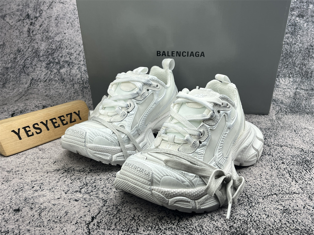 UA Balenciga 3XL Snow White