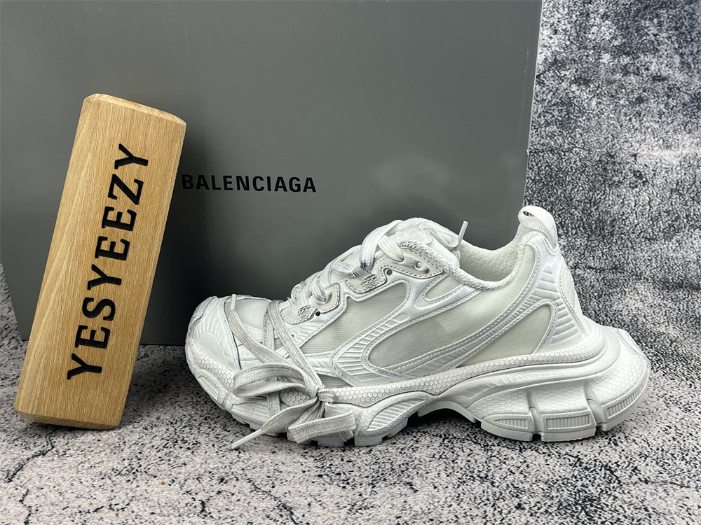 UA Balenciga 3XL Snow White