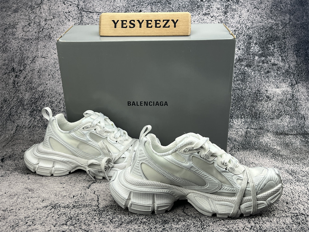 UA Balenciga 3XL Snow White