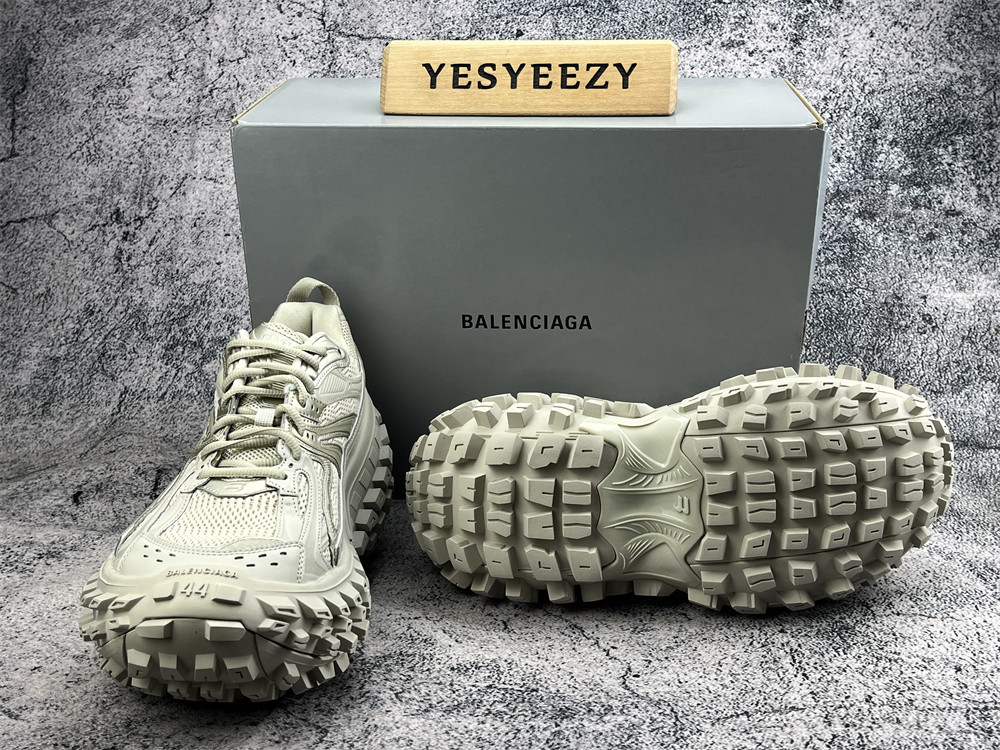 UA Balenciaga Defender Beige