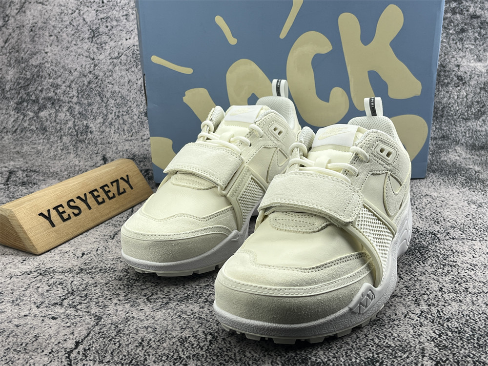 UA Nike Zoom Field Jaxx SP